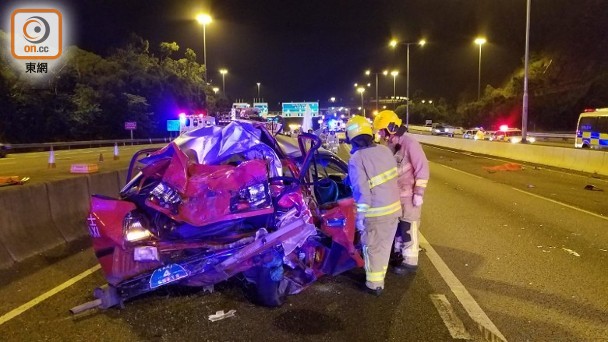 鄭州旅游大巴與出租車(chē)相撞5人死亡包括2名司機(jī)http://leadwave.com.cn/